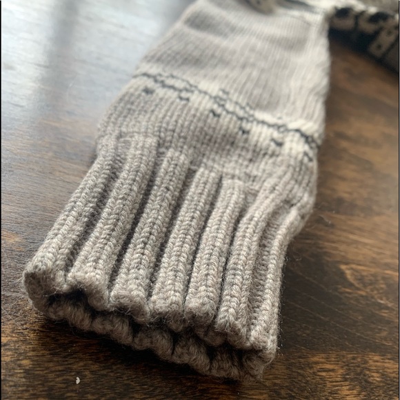 TNA / Aritzia wool sweater - Picture 4 of 4